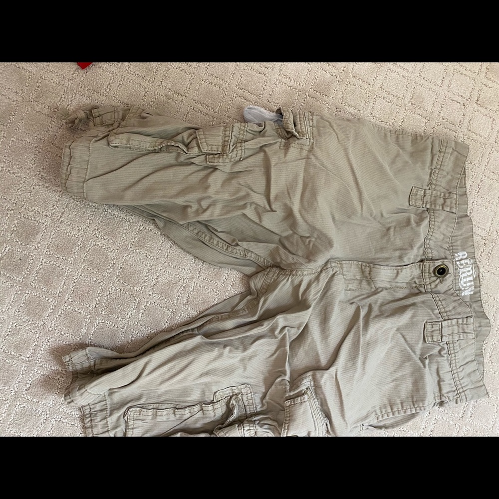Men’s cargo shorts, size 32